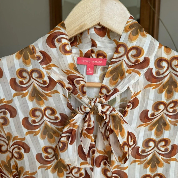 Flying Tomato Retro Floral Blouse - Brown and Cream - Picture 4 of 8